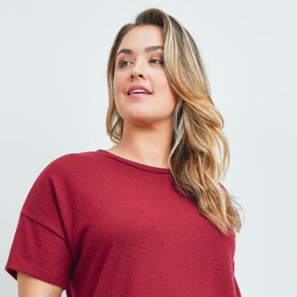 Burgundy Shorts Set - Picture 2 of 5